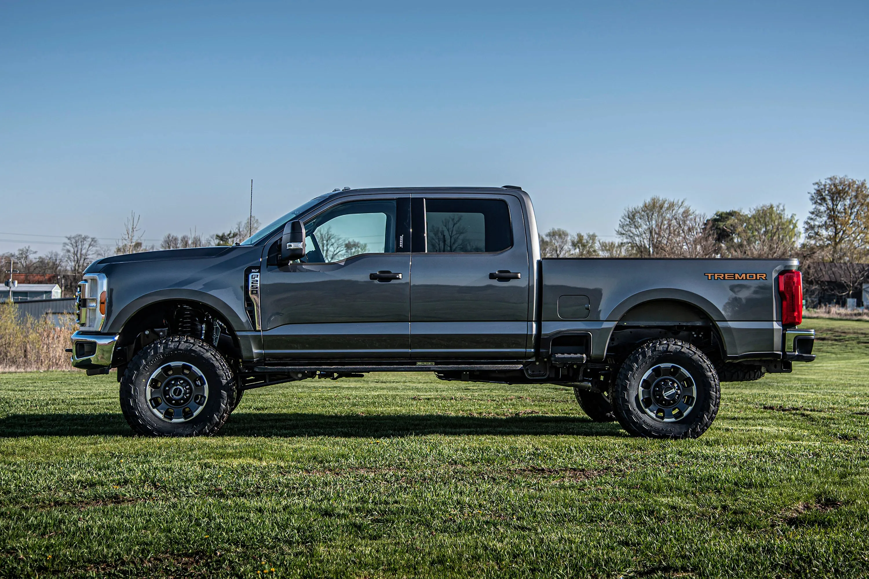 BDS 5 Inch Lift Kit w/ Radius Arm | Ford F250/F350 Super Duty (23-24) 4WD | Diesel PN: BDS2242H